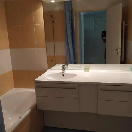 Raphael: Rez De Jardin, 2 Chambres, Piscines Saint-Raphael (Var)